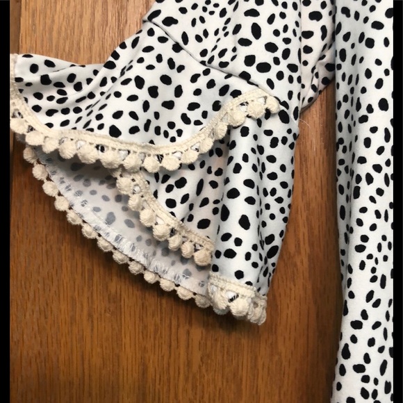 ruffle shirt polka dot shirt XL NWT Reb in J. White black exaggerated ruffle top - Picture 3 of 16